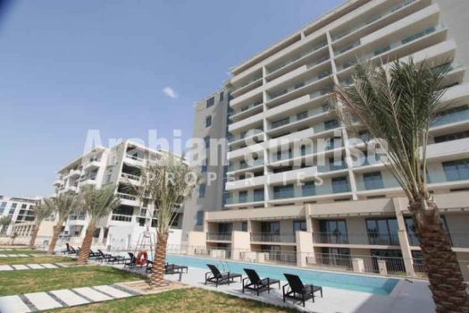 Well Maintained Spacious Apt with Balcony