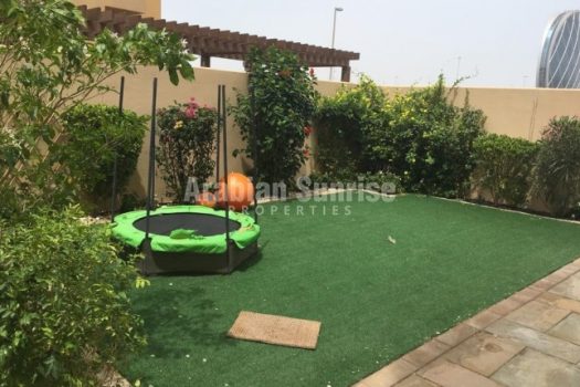 Move in to Luxurious Villa with Spacious Garden