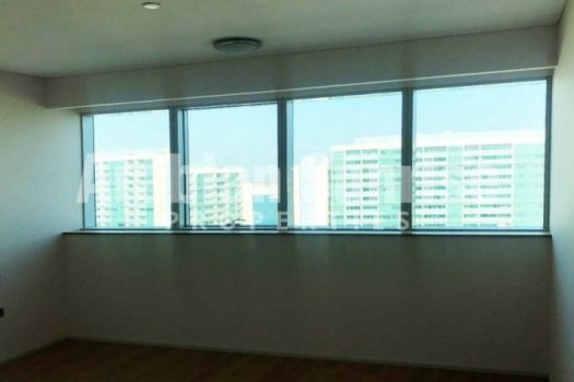 Vacant Fully Furnished Apt With Road View