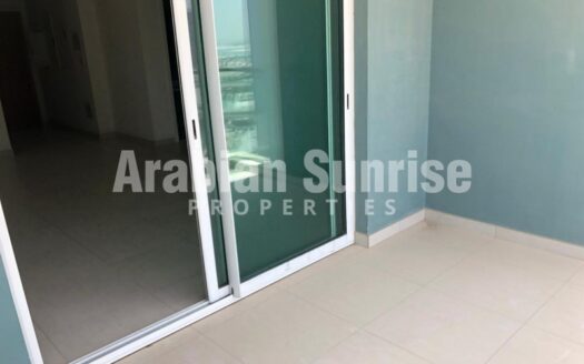 Sea View Apt with Spacious Layout